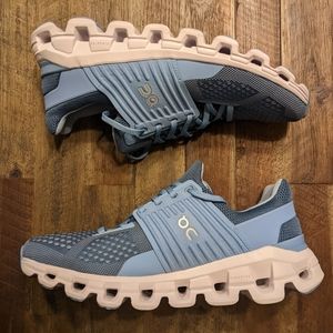 W 8.5 ON Running Cloudswift